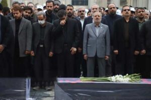 تشییع پیکر همسر و فرزند معاون رئیس‌جمهوری در مشهد